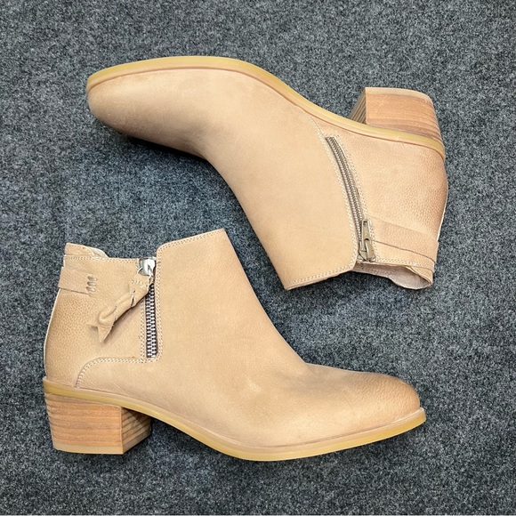 Steve Madden Ankle Bootie - size 9M - Picture 5 of 8